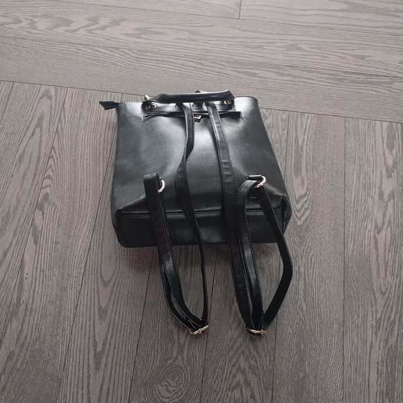 Beautifu blackl backpack by Elle🍀🍀 - Picture 9 of 12